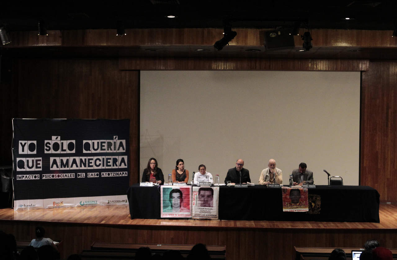 La impunidad, la revictimización y el impacto traumático, junto a la pérdida de la función protectora del Estado mexicano, son algunos de los efectos negativos que han padecido los familiares y víctimas del caso Ayotzinapa, se reveló hoy en un informe. (EFE)