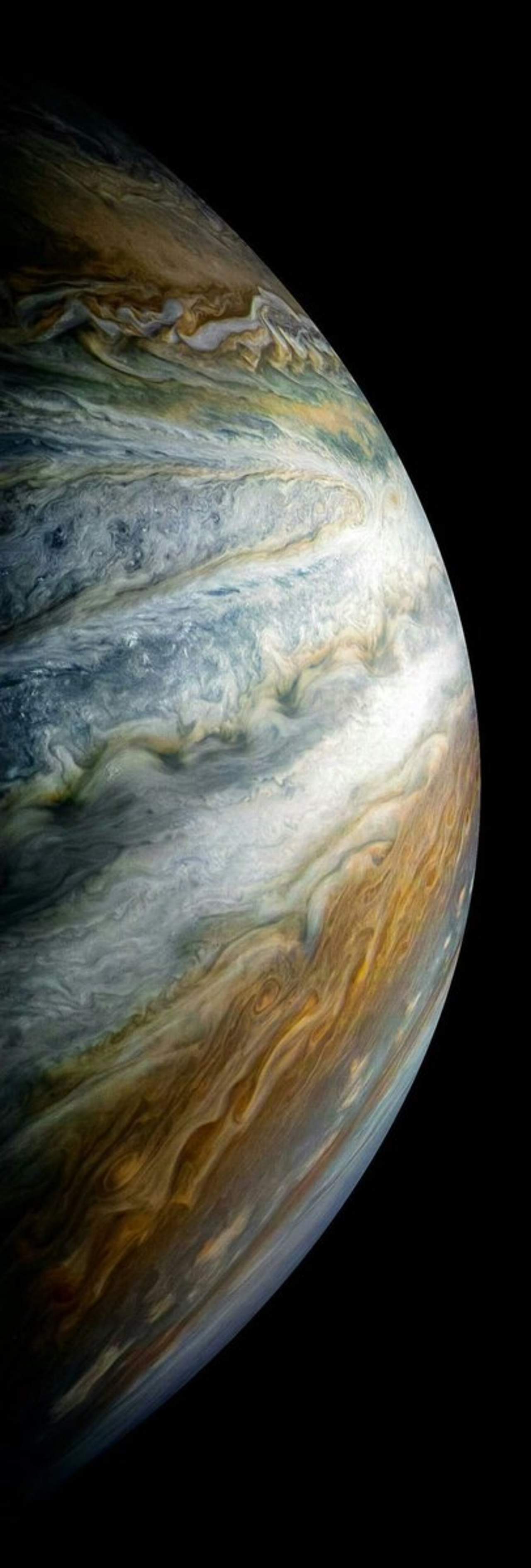 La instantánea fue capturada por Juno cuando se encontraba a 12,195 kilómetros desde la parte superior de las nubes del “gigante gaseoso”, el pasado 7 de febrero durante su undécimo sobrevuelo. (ARCHIVO)