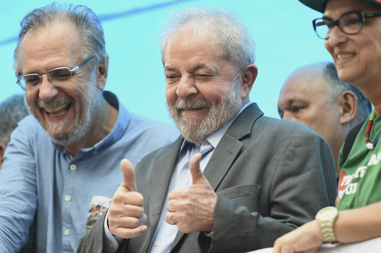 Futuro. El expresidente Luiz Inacio Lula da Silva presentó un libro en el cual dice que está 'preparado para ir preso'.