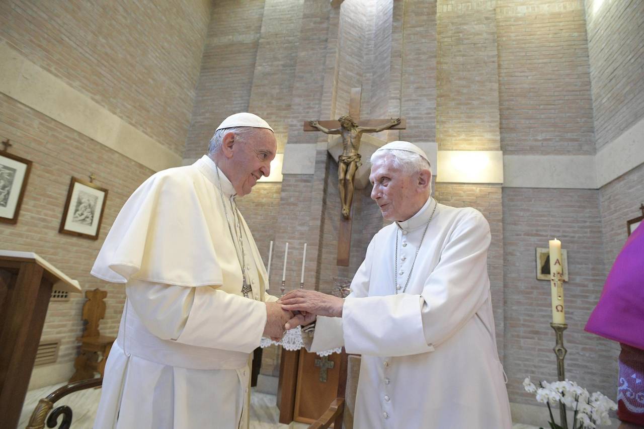 Divulgan carta de Benedicto XVI sobre Papa Francisco