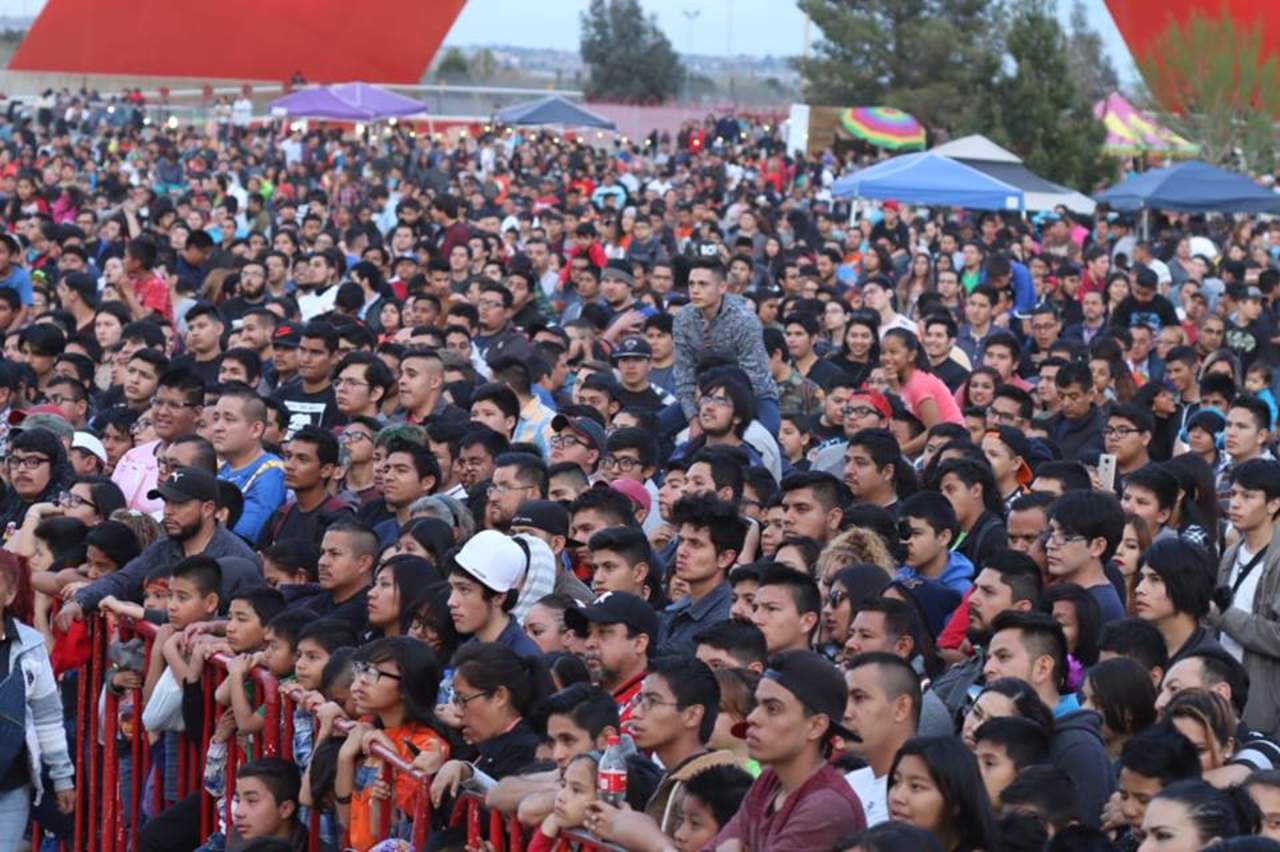 Alrededor de 20 mil personas, según los responsables de la transmisión, estuvieron en Ciudad Juárez. (ESPECIAL)