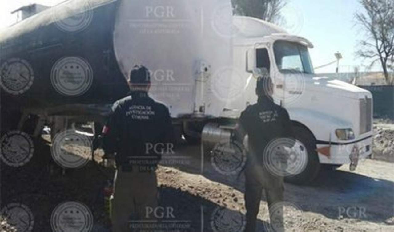 El agente de Ministerio Público de la Federación solicitó y obtuvo órdenes de cateo para una empresa en Nuevo León y cinco estaciones de servicio de combustibles, dos en Coahuila y tres en Durango.