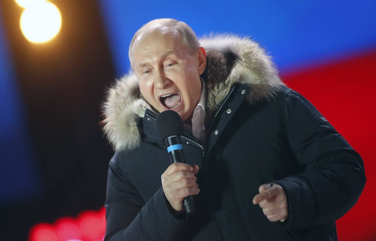 Putin arrasa en elección, va por su cuarto mandato 