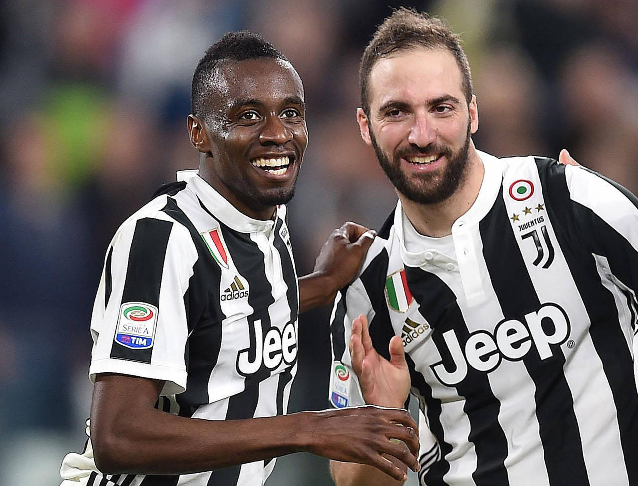 Blaise Matuidi (i) y Gonzalo Higuaín, de la Juventus. Juventus enfrentará a estrellas de MLS