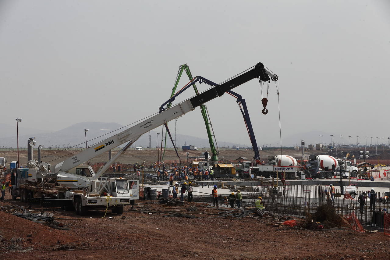 Transexenal. Demandan constructores que no se de un impacto en la infraestructura en la elección presidencial. (ARCHIVO)