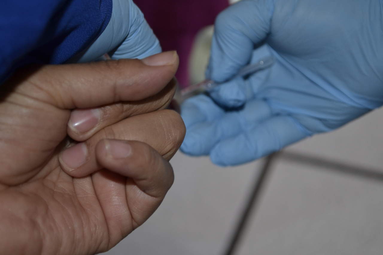El Instituto Mexicano del Seguro Social (IMSS) reportó la detección de más casos del Virus de Inmunodeficiencia Humana (VIH) en Sonora y destacó la importancia del uso del condón para prevenir enfermedades sexuales. (ARCHIVO)