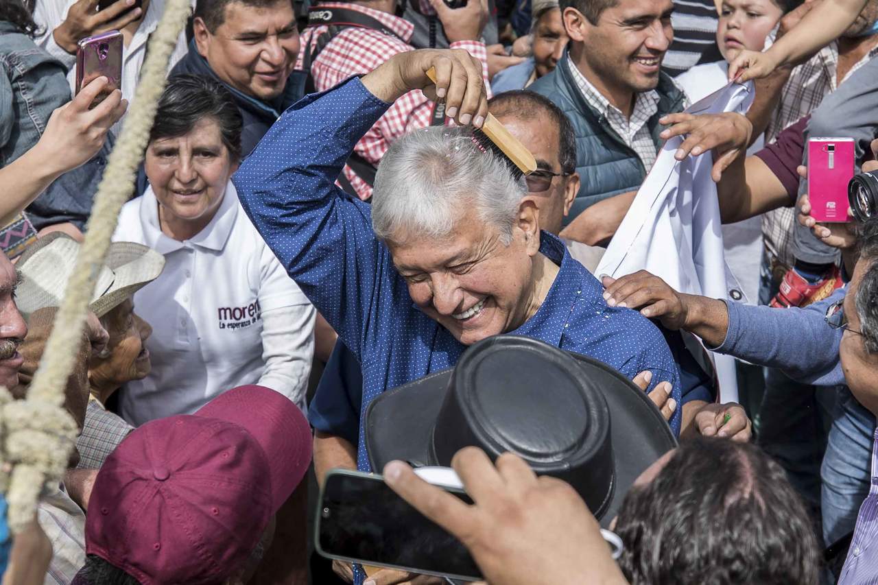 El líder izquierdista Andrés Manuel López Obrador amplío su ventaja rumbo a las Presidenciales de México y de celebrarse elecciones hoy cosecharía el 29.5 % de los votos, reveló una encuesta de Consulta Mitofsky. (ARCHIVO)