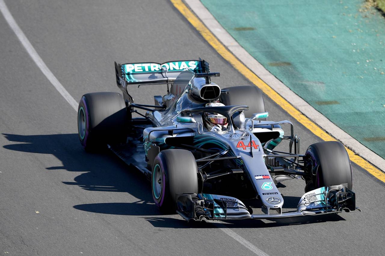 El piloto británico Lewis Hamilton fue el más veloz en las prácticas libres para el Gran Premio de Australia. 