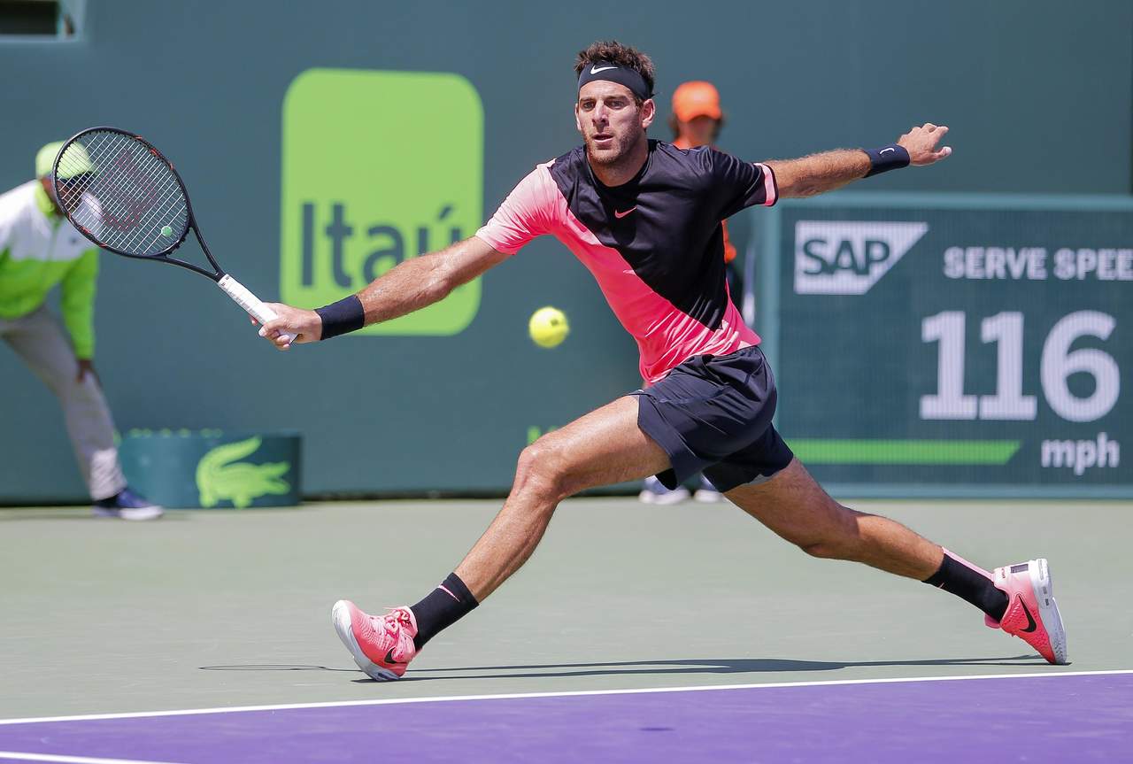 Juan Martín del Potro derrotó 6-4, 6-2 a Filip Krajinovic para avanzar a los cuartos de final en el Abierto de Miami. (EFE)