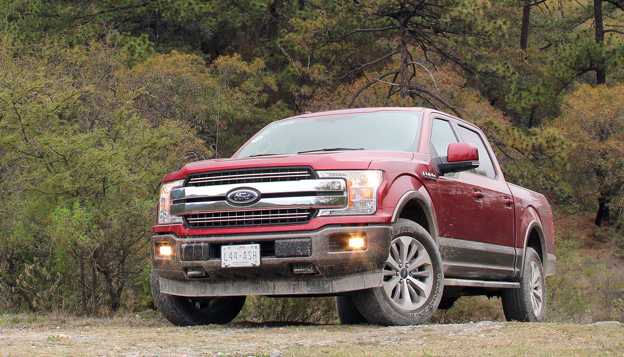 Fuerte. Esta camioneta es ideal para la ganadería, gracias a que cuenta con un motor de 3.5 litros EcoBoost de 375 caballos. (EL UNIVERSAL)