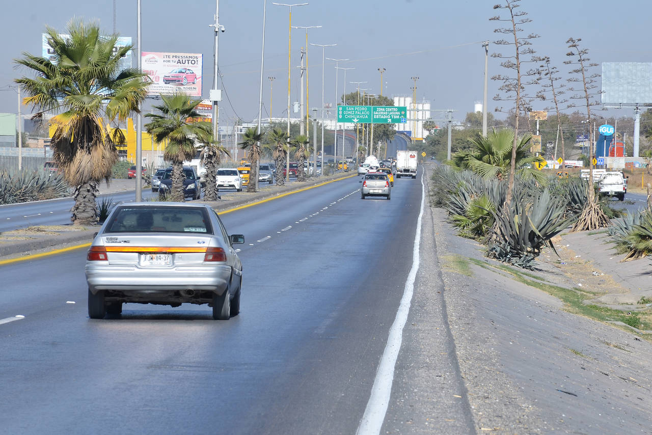 Peligrosa. Destaca el Periférico de Torreón como una de las más peligrosas para conducir, pues diariamente se registra por lo menos un accidente vial en promedio.