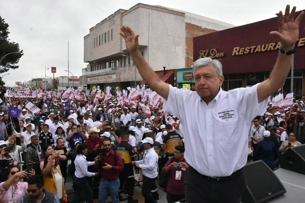 Propuesta. El 30 de enero pasado López Obrador viajó a Tijuana y ahí dijo que 'no hace falta aumentar impuestos o endeudar al país'. (NOTIMEX)