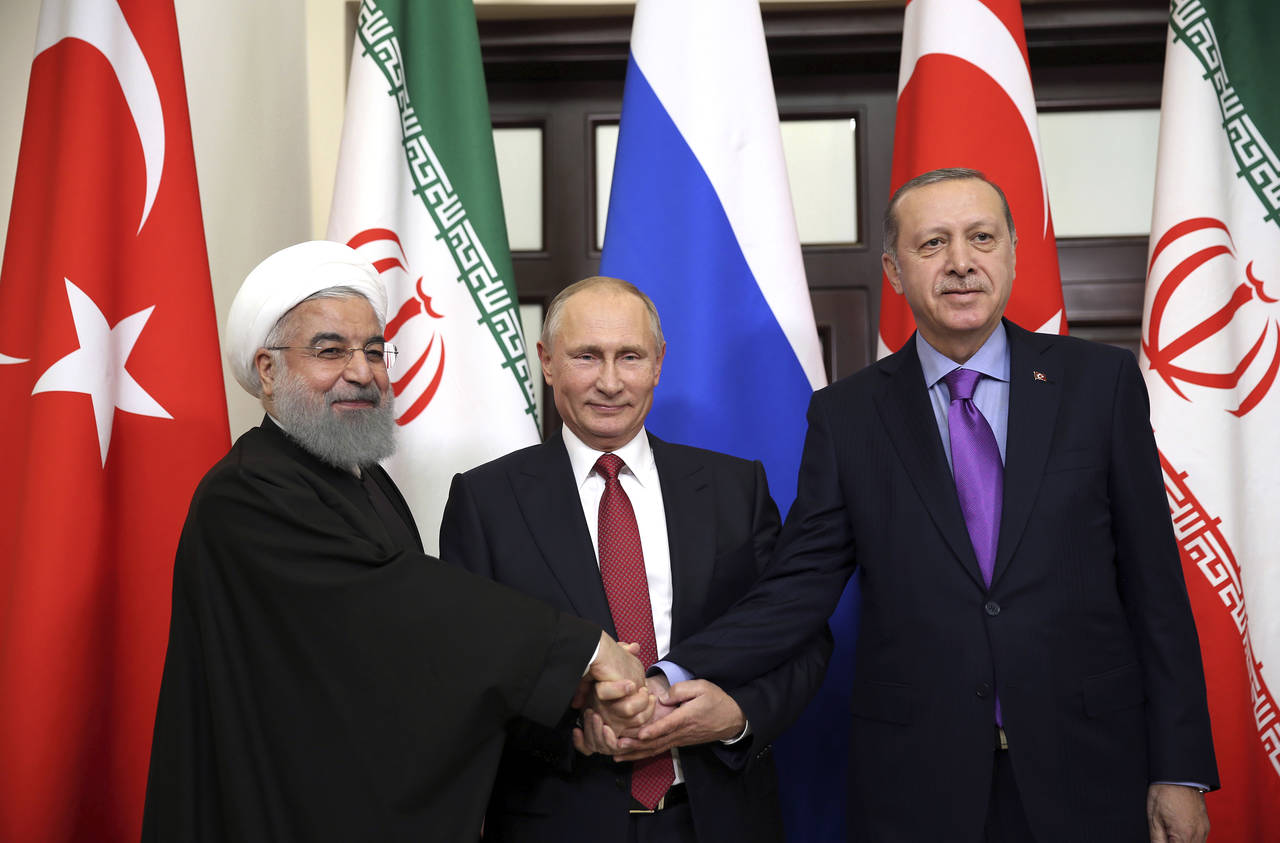 Se reúnen en Turquía por cumbre sobre Siria