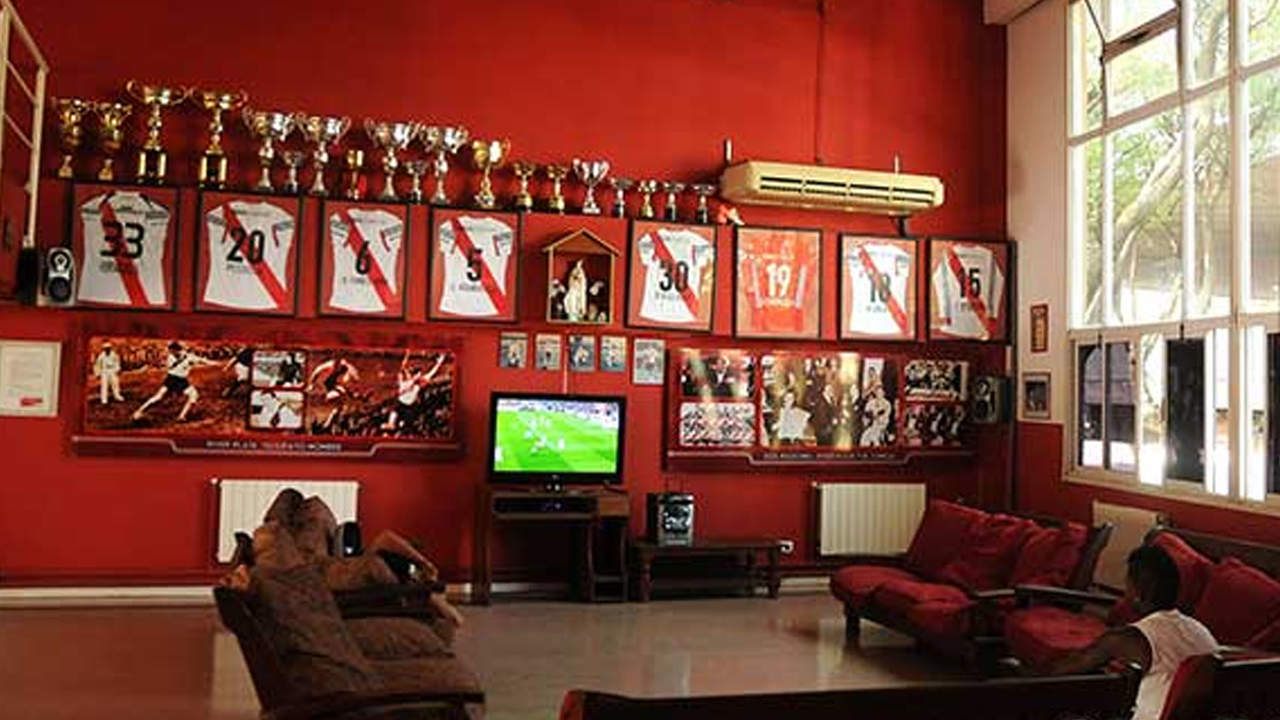 Interior de la pensión del club argentino River Plate. (Cortesía)