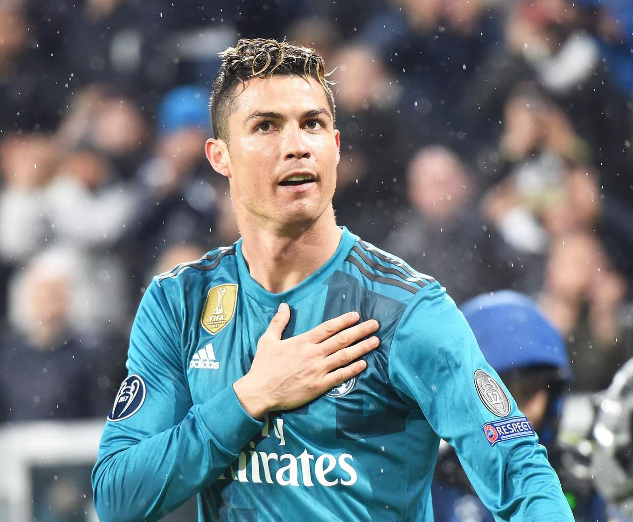 Cristiano Ronaldo marcó dos goles en la victoria del Real Madrid 3-0 sobre la Juventus. (EFE)