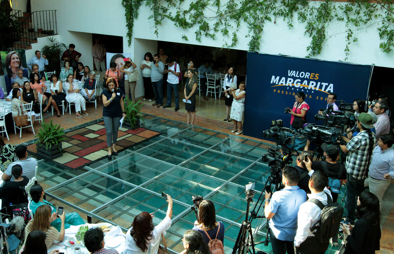 La candidata presidencial independiente de México Margarita Zavala pidió el jueves un momento de silencio para protestar por el asesinato de tres mujeres embarazadas en la última semana. (NOTIMEX)