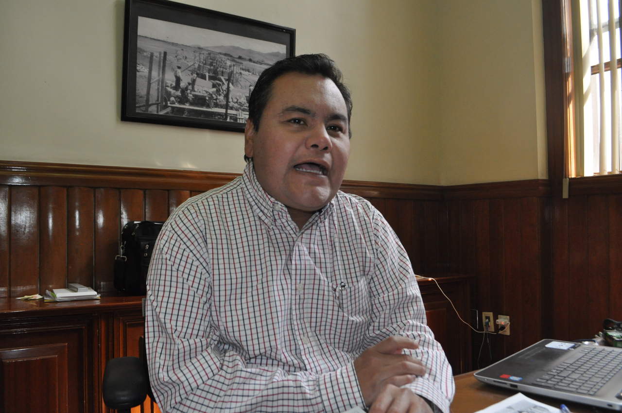 Fernando Jaime Gómez, director de Desarrollo Económico en Torreón, dijo que en esta administración se recibió un Paseo Morelos sucio y descuidado. (EL SIGLO DE TORREÓN) 