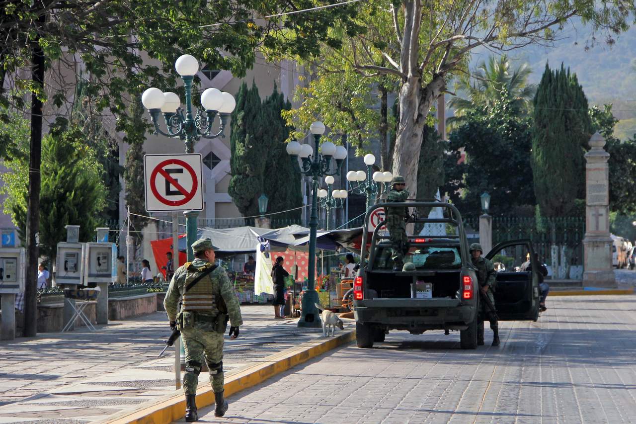 La violencia en Guerrero ya dejó diez personas asesinadas en las últimas 24 horas: cuatro en Chilapa, tres en Tecpan y uno en Coyuca de Benítez, Acapulco e Iguala. (ARCHIVO)