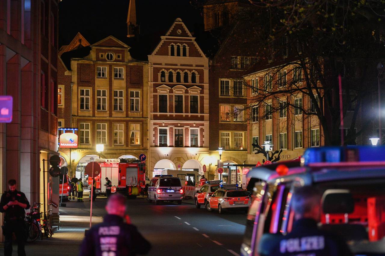 Parte. La policía de Münster, en el noroeste de Alemania, confirmó que cuatro personas han muerto arrolladas por una furgoneta.