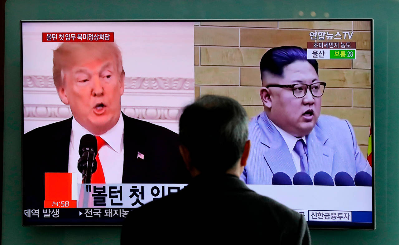 Agenda. Trump sorprendió el mes pasado a su gobierno y a otros países al aceptar una inusual propuesta de Kim para reunirse. (AP)