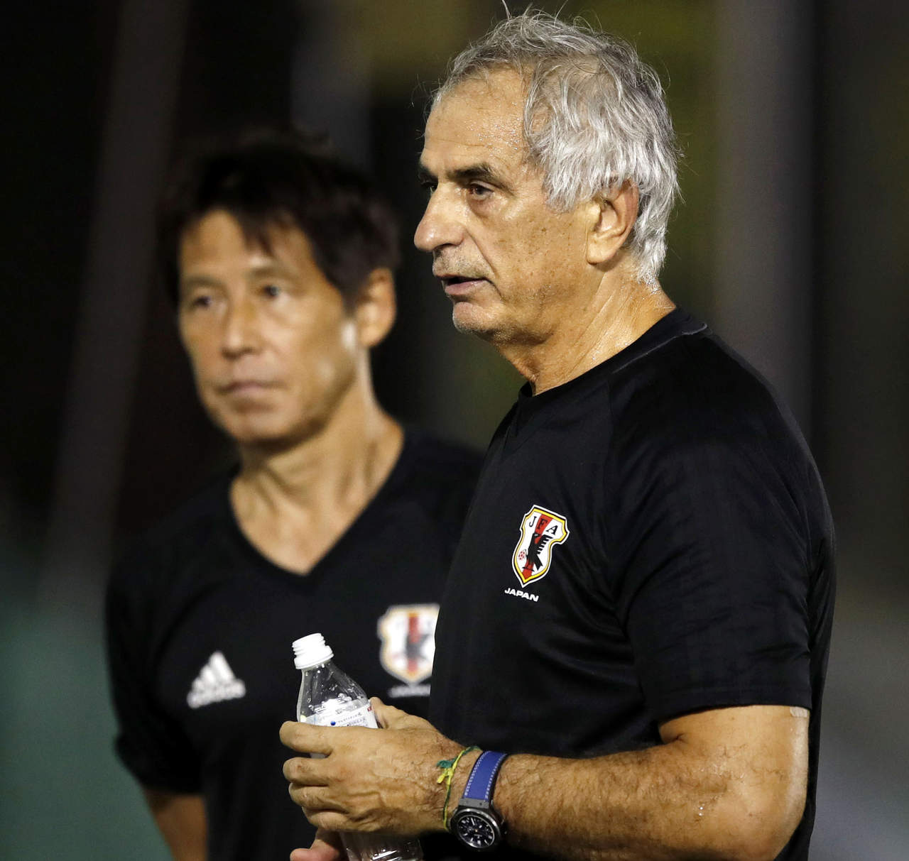 Vahid Halilhodzic mientras dirigía un entrenamiento de Japón. (ARCHIVO)