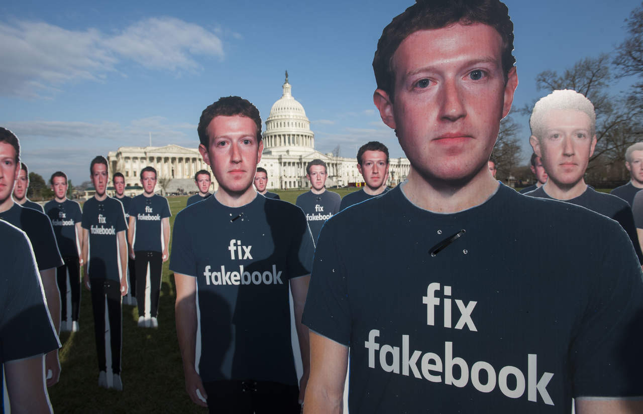 La red social Facebook lanzó este martes el programa Data Abuse Bounty, a través del cual se recompensará a las personas que informen sobre cualquier uso indebido de datos por parte de los desarrolladores de aplicaciones. (AP)
