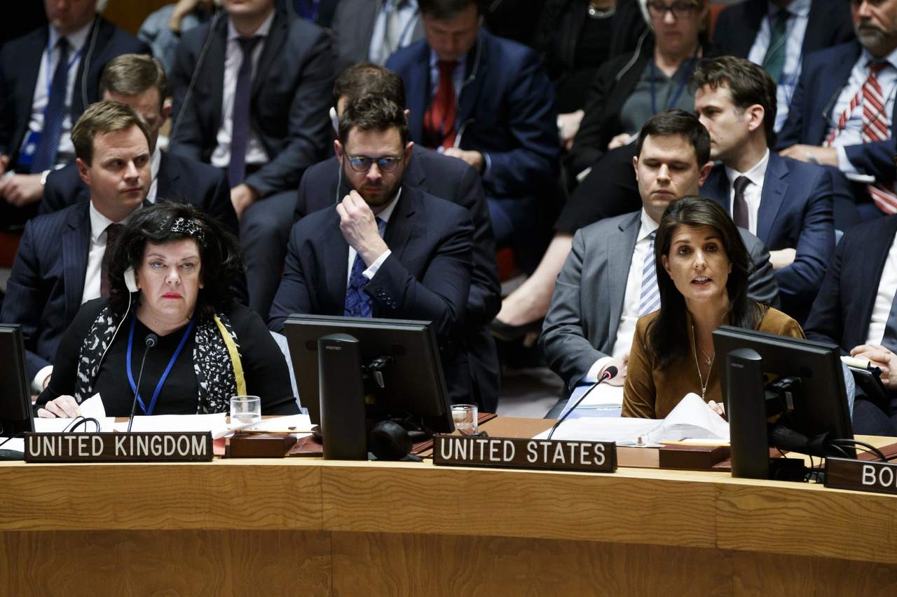 La embajadora estadounidense ante la ONU, Nikki Haley, pidió este lunes al Consejo de Seguridad una respuesta, pero dejó claro que su país está dispuesto a actuar por su cuenta si Rusia veta una decisión en Naciones Unidas. (ARCHIVO)