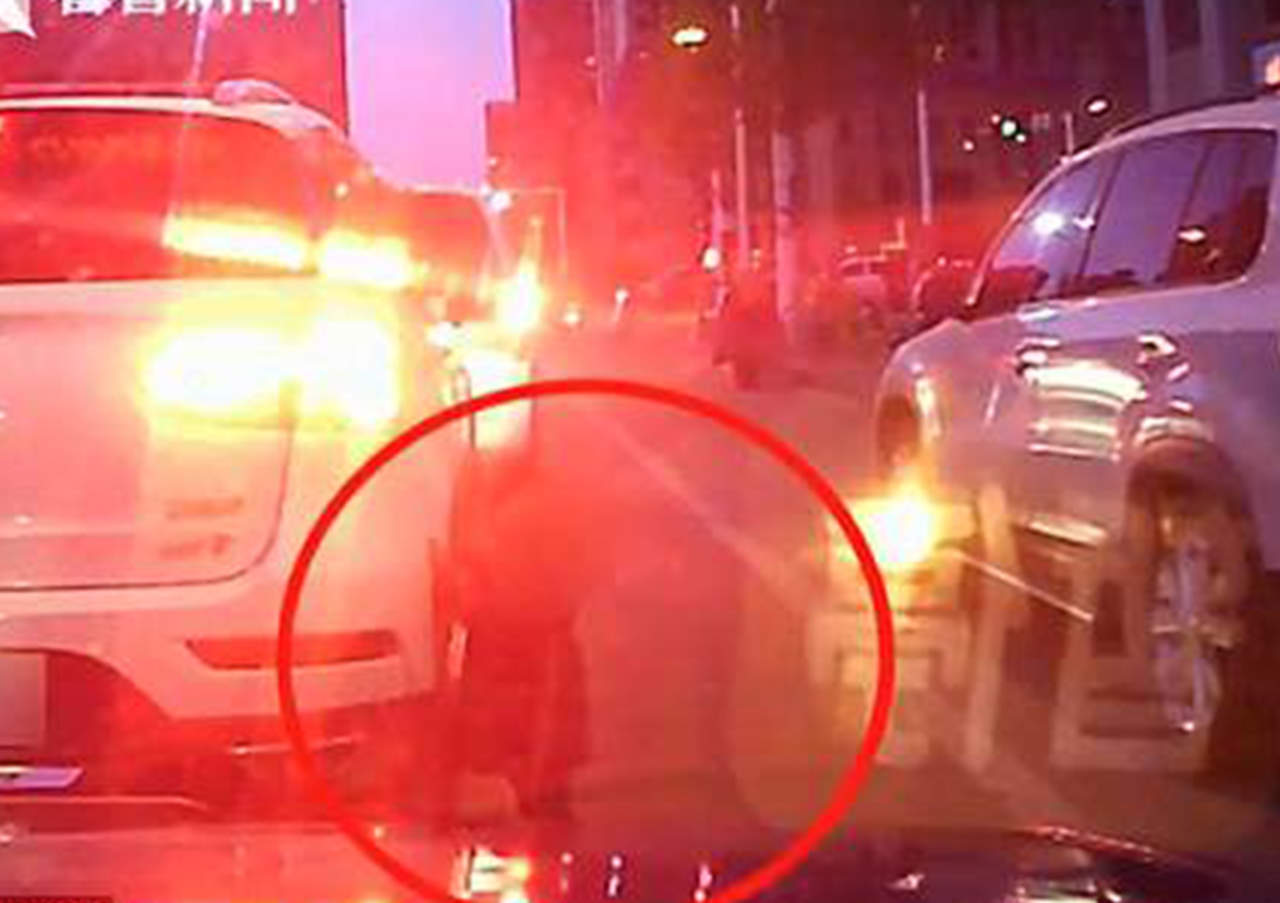 Miles de internautas aplaudieron la acción del conductor. (INTERNET) 