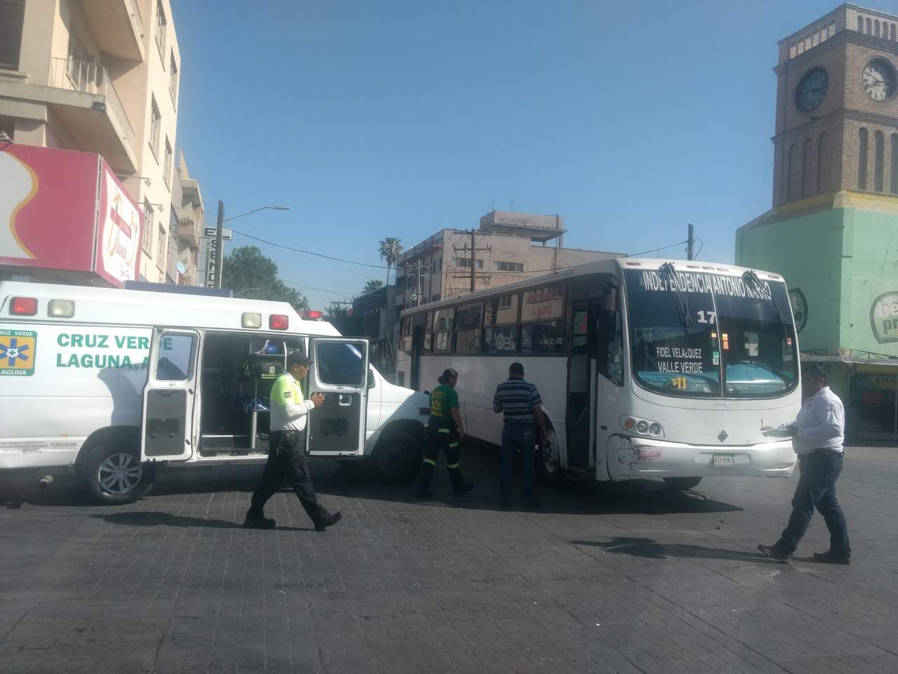 El accidente ocurrió en la zona Centro de Torreón. (EL SIGLO DE TORREÓN) 