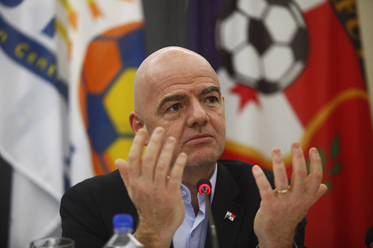 El presidente de la FIFA, Gianni Infantino, durante una rueda de prensa. La FIFA propone dos nuevos torneos