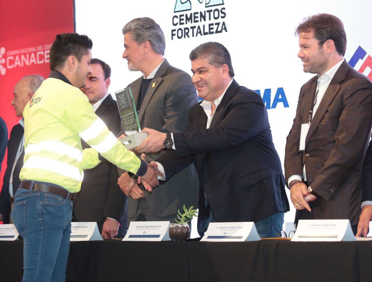 Acto. El gobernador Miguel Ángel Riquelme Solís, inauguró los trabajos del XXXV Congreso de Seguridad y Salud Ocupacional 2018 de la Cámara Nacional del Cemento.