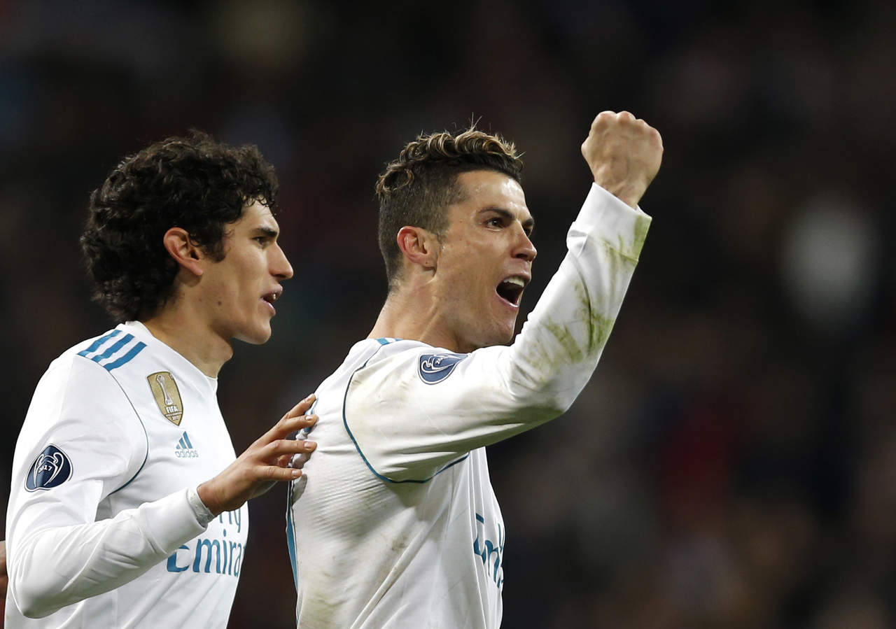 Con polémica y sufrimiento, avanza el Real Madrid