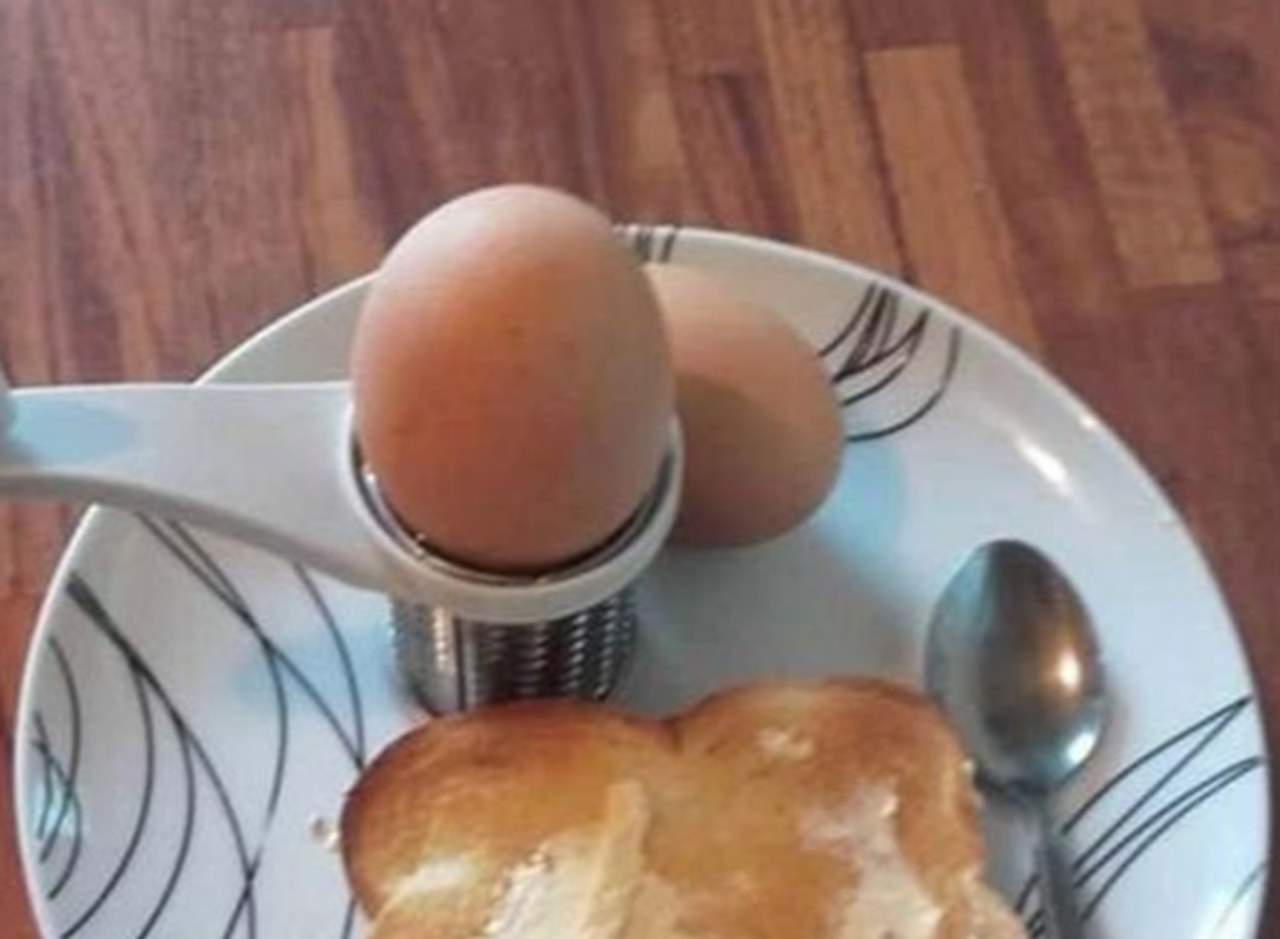 La imagen se hizo viral por una extraña razón, la mantequilla en el pan. (INTERNET)