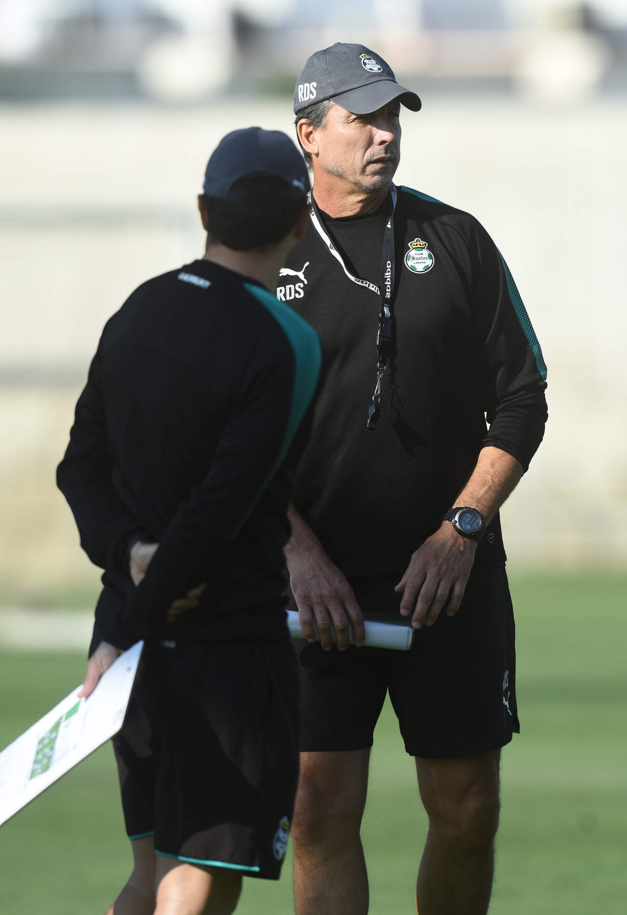 El entrenador uruguayo podría dar descanso a algunos jugadores del primer equipo y alinear a otros más. (JESÚS GALINDO)