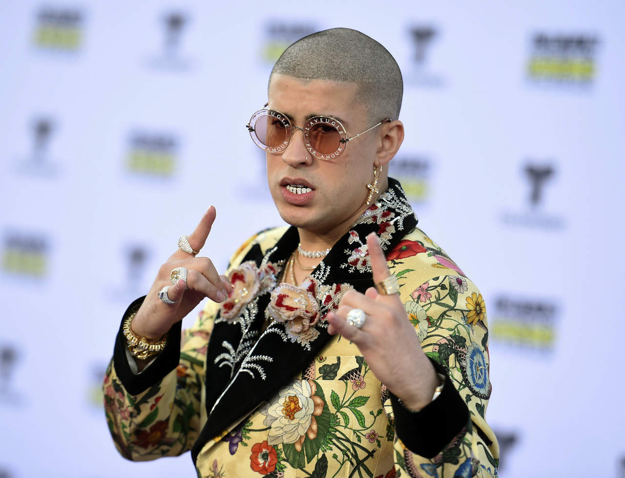 El cantante Bad Bunny manifestó su admiración por las mujeres. (ARCHIVO)