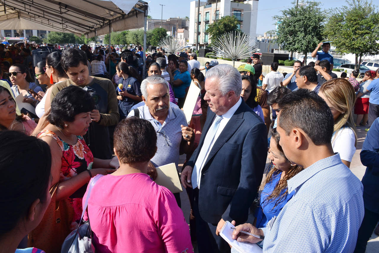 Ayer, a un día de que el presidente municipal de Torreón, Jorge Zermeño Infante, presente su registro en busca de su reelección, se vivió una jornada de reclamos y protestas en la ciudad. (EL SIGLO DE TORREÓN/FERNANDO COMPEÁN)