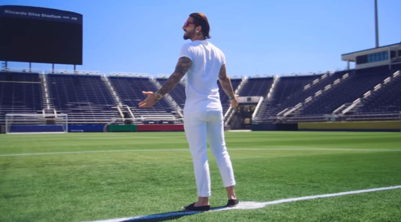 Maluma y Jason Derulo a dueto en el video oficial de la copa del mundo.  (ESPECIAL)
