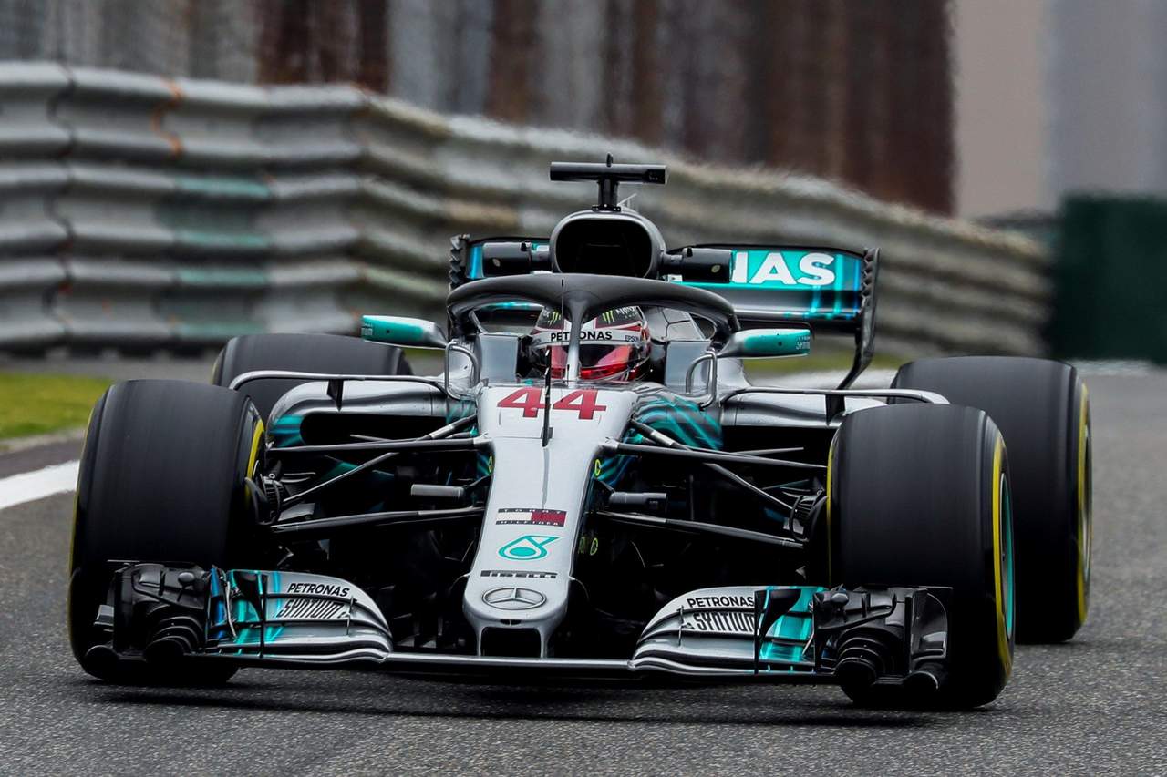 Lewis Hamilton completó en las segundas pruebas una vuelta de un minuto 33.482 segundos. (EFE)