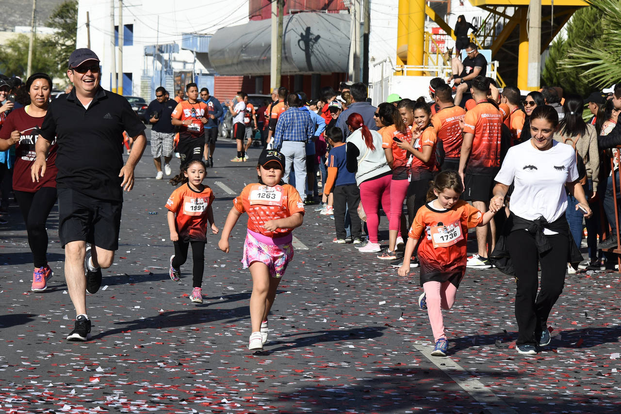 También los infantiles tuvieron participación y corrieron con sus padres. (Fotografías de Jesús Galindo López)
