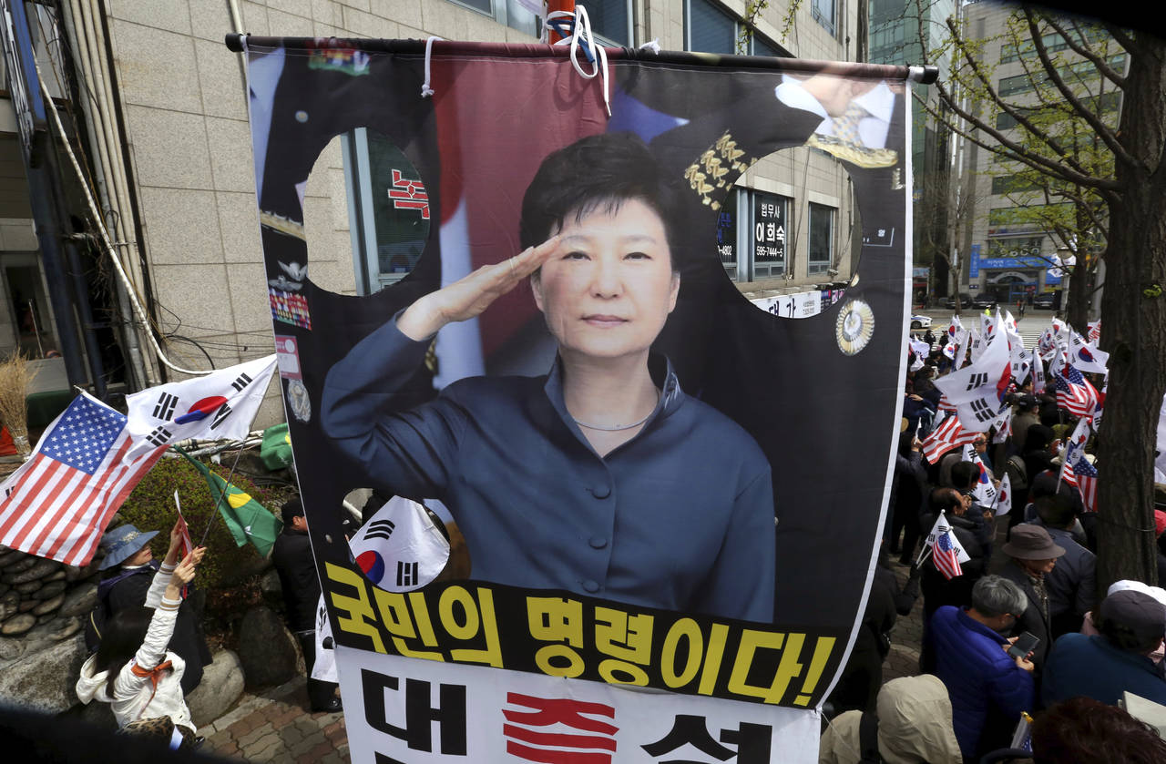 Prisión. La expresidenta surcoreana, Park Geun-hye fue condenada a 24 años de prisión por caso de corrupción. (AP)