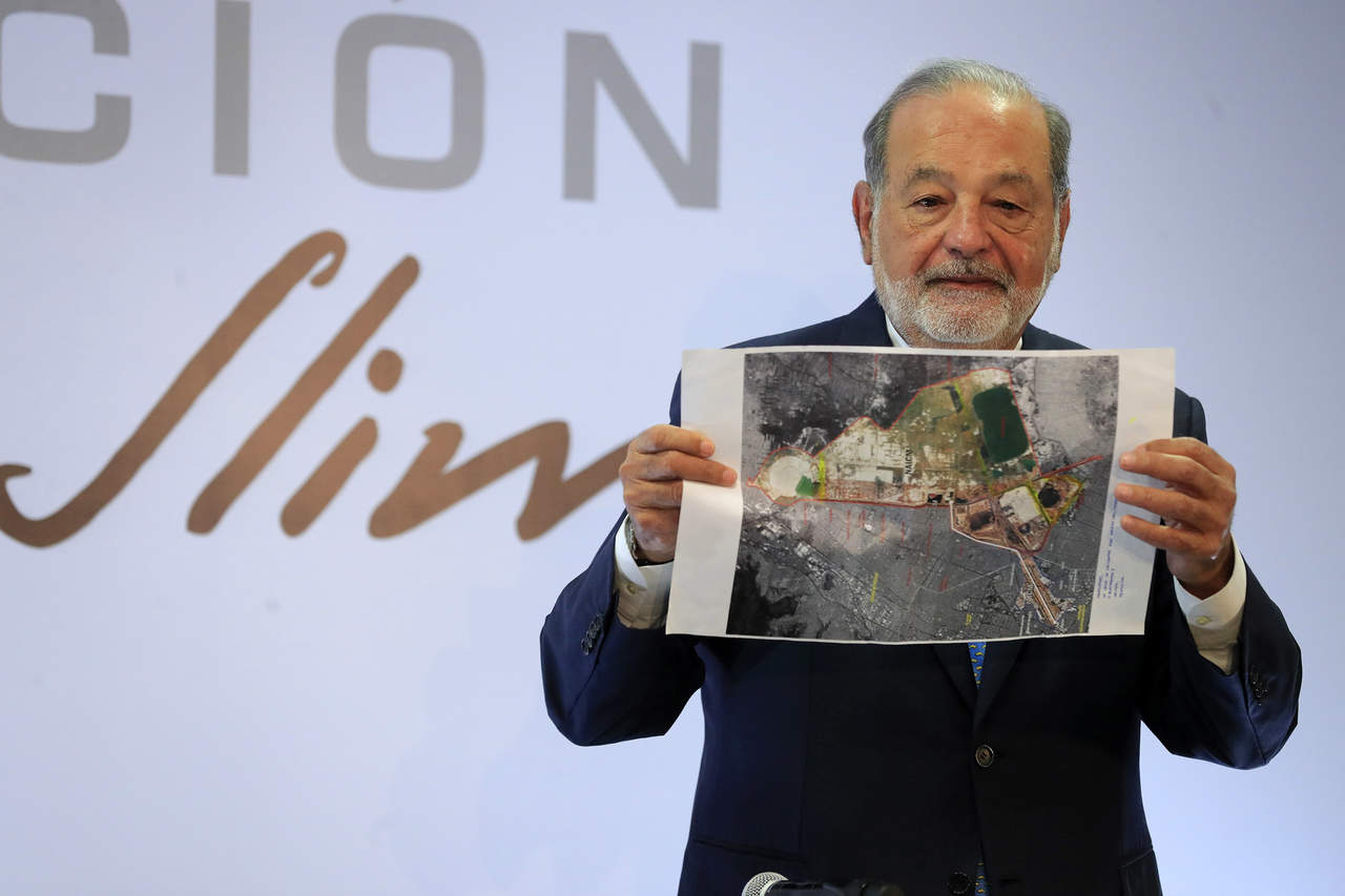 Al empresario Carlos Slim Helú le generan preocupación y miedo las propuestas del candidato Andrés Manuel López Obrador, como la de cancelar la construcción del Nuevo Aeropuerto Internacional de México (NAIM). (ARCHIVO)