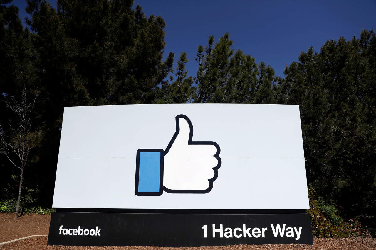 Organizaciones civiles de 12 países pidieron a la empresa Facebook adoptar el Reglamento General de Protección de Datos (RGPD), ante los constantes robos de identidad, vulneración de información personal, ciberataques y fraudes de corte financiero. (ARCHIVO)
