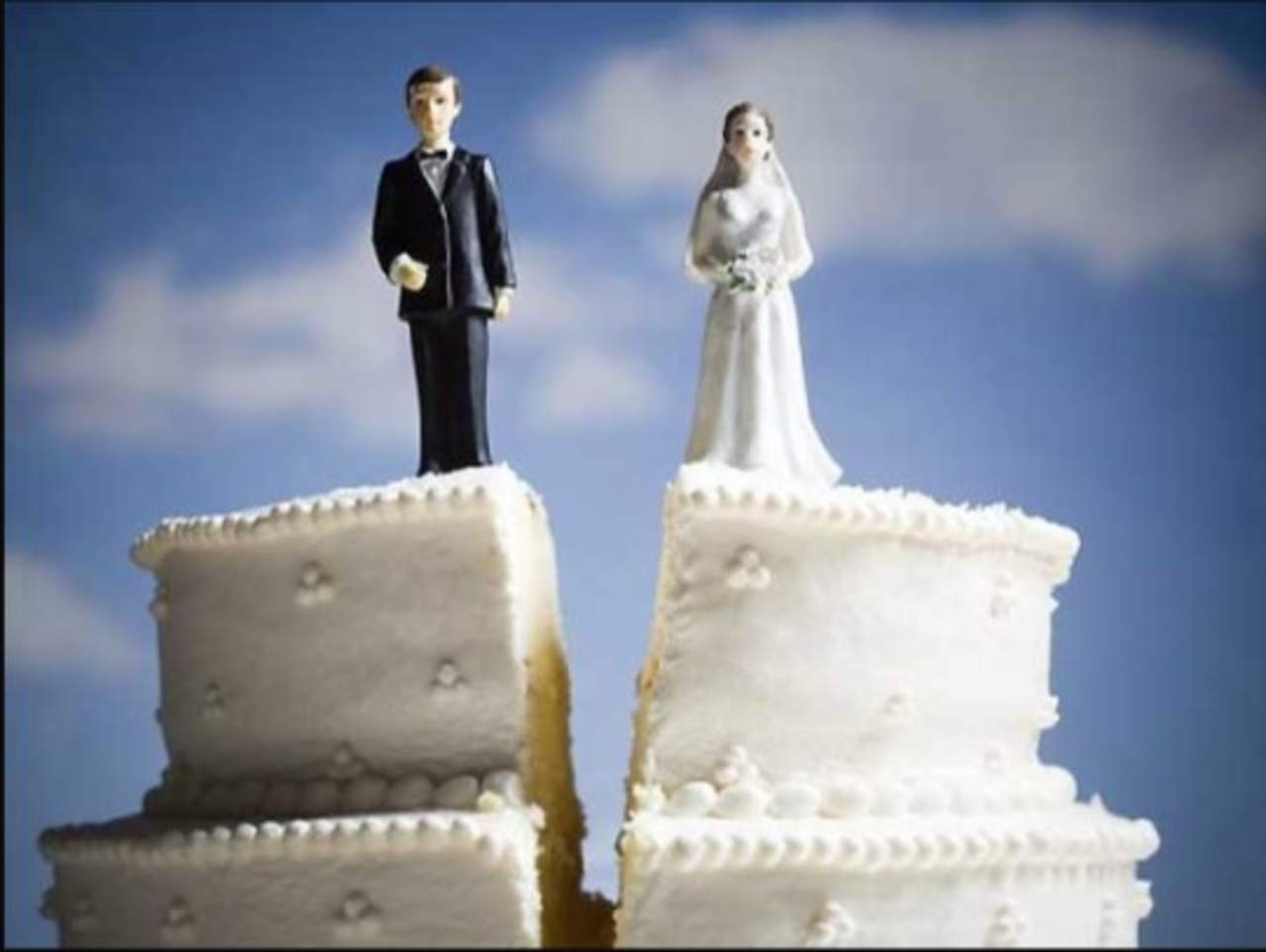 Padre de 9 hijos pide divorcio tras enterarse de que es estéril
