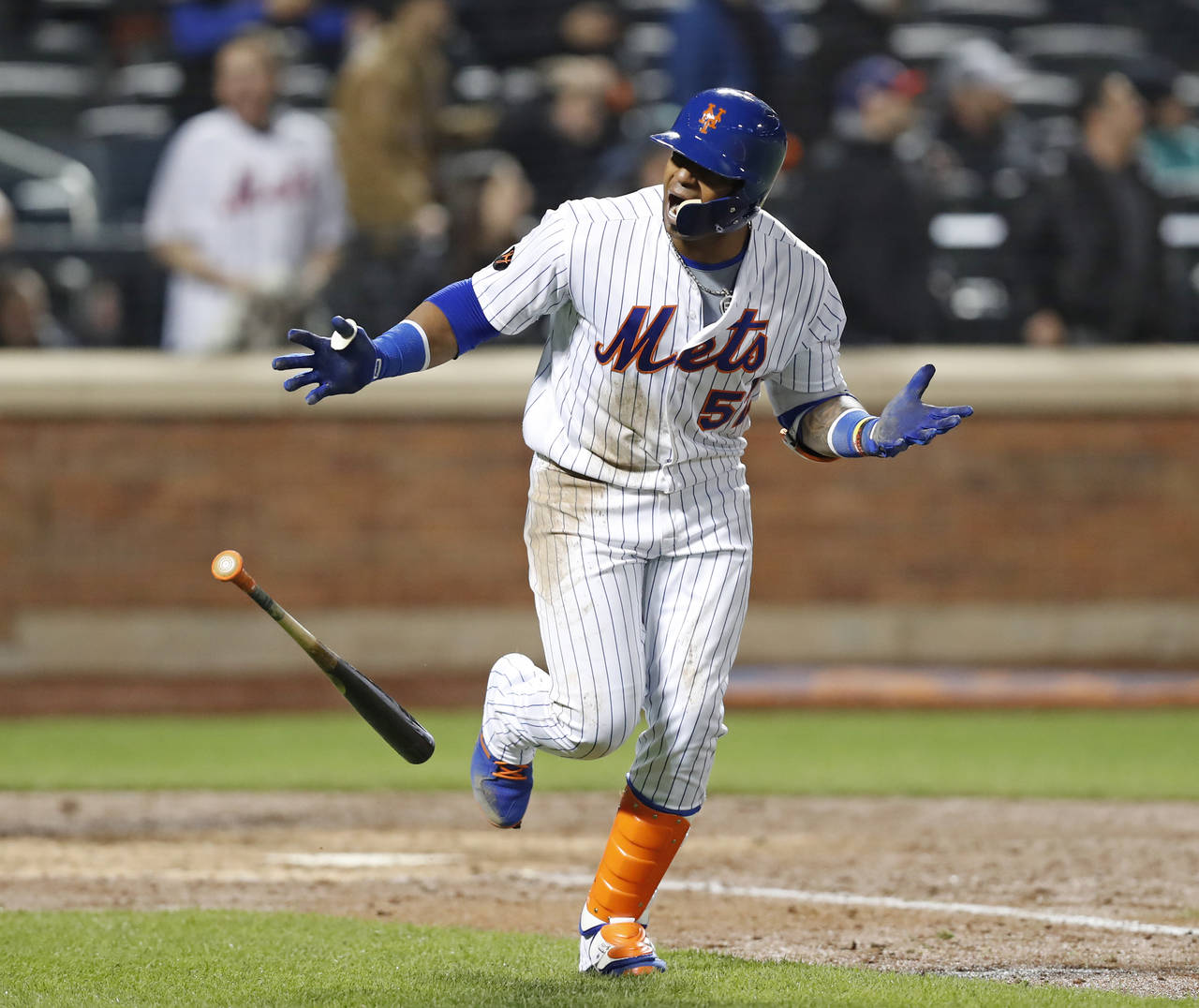 Yoenis Céspedes conectó un grand slam en la octava entrada, donde los Mets anotaron 9 rayitas. Mets gana con rally de 9 carreras