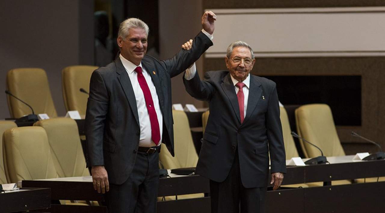 Asume Díaz-Canel la presidencia de Cuba en sustitución de Raúl Castro