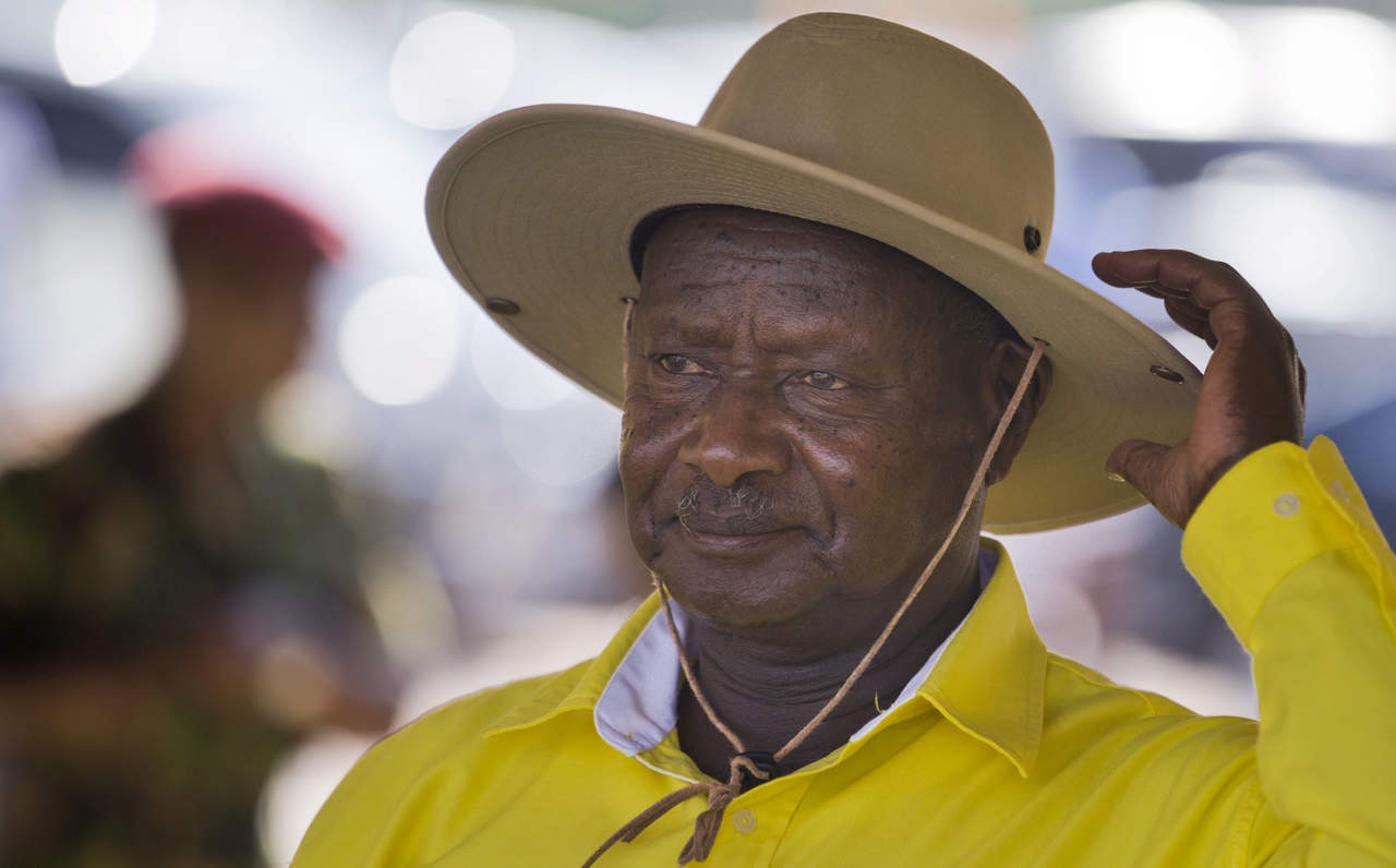 En 2014, Museveni firmó la Ley contra la Homosexualidad, que hizo ilegal ser gay en Uganda. (ARCHIVO)