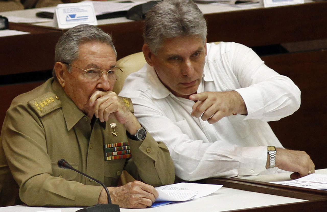 Pide EU a Díaz-Canel acabar con la 'represión' en Cuba