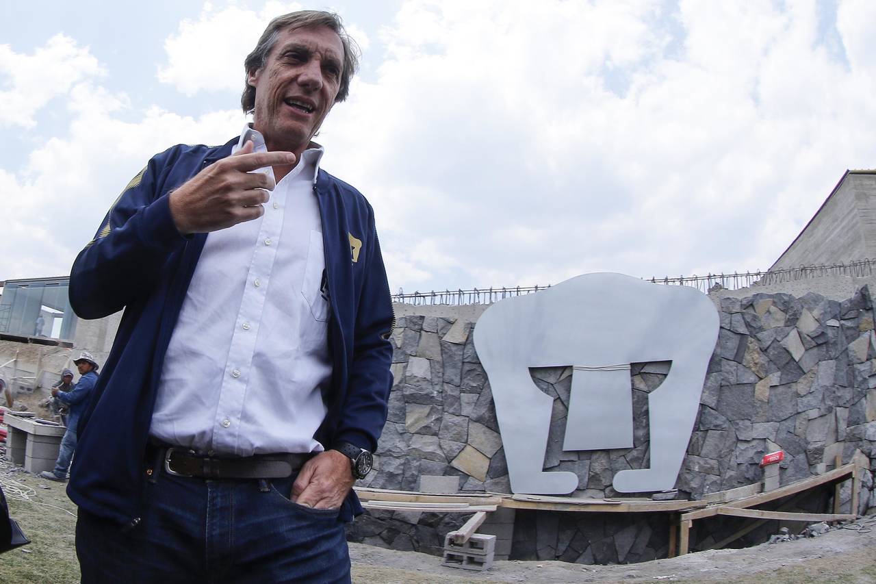 Enrique Graue, rector de la Universidad Nacional Autónoma de México. Los Pumas se jugarán la vida ante Santos Laguna