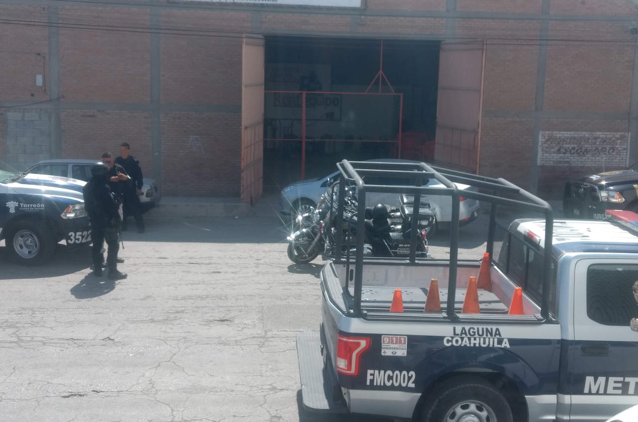 Sujetos armados asaltaron un negocio de renta de equipo para construcción en la ciudad de Torreón. (EL SIGLO DE TORREÓN)