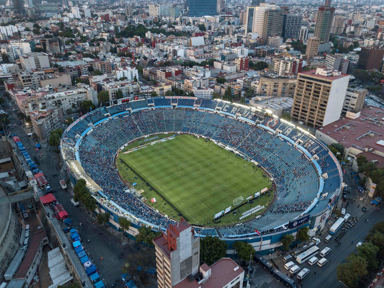 Cruz Azul y Morelia se enfrentan hoy en el que será el último juego de Liga MX en el Estadio Azul. La Máquina se despide del Estadio Azul